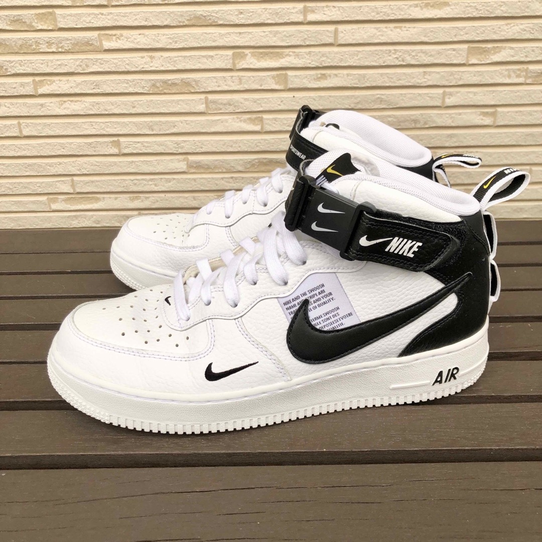 NIKE(ナイキ)の美品 NIKE AIR FORCE MID ナイキ エアフォース ユーティリティ メンズの靴/シューズ(スニーカー)の商品写真