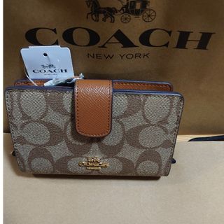 COACH　二つ折り財布　新品　未使用　レディース