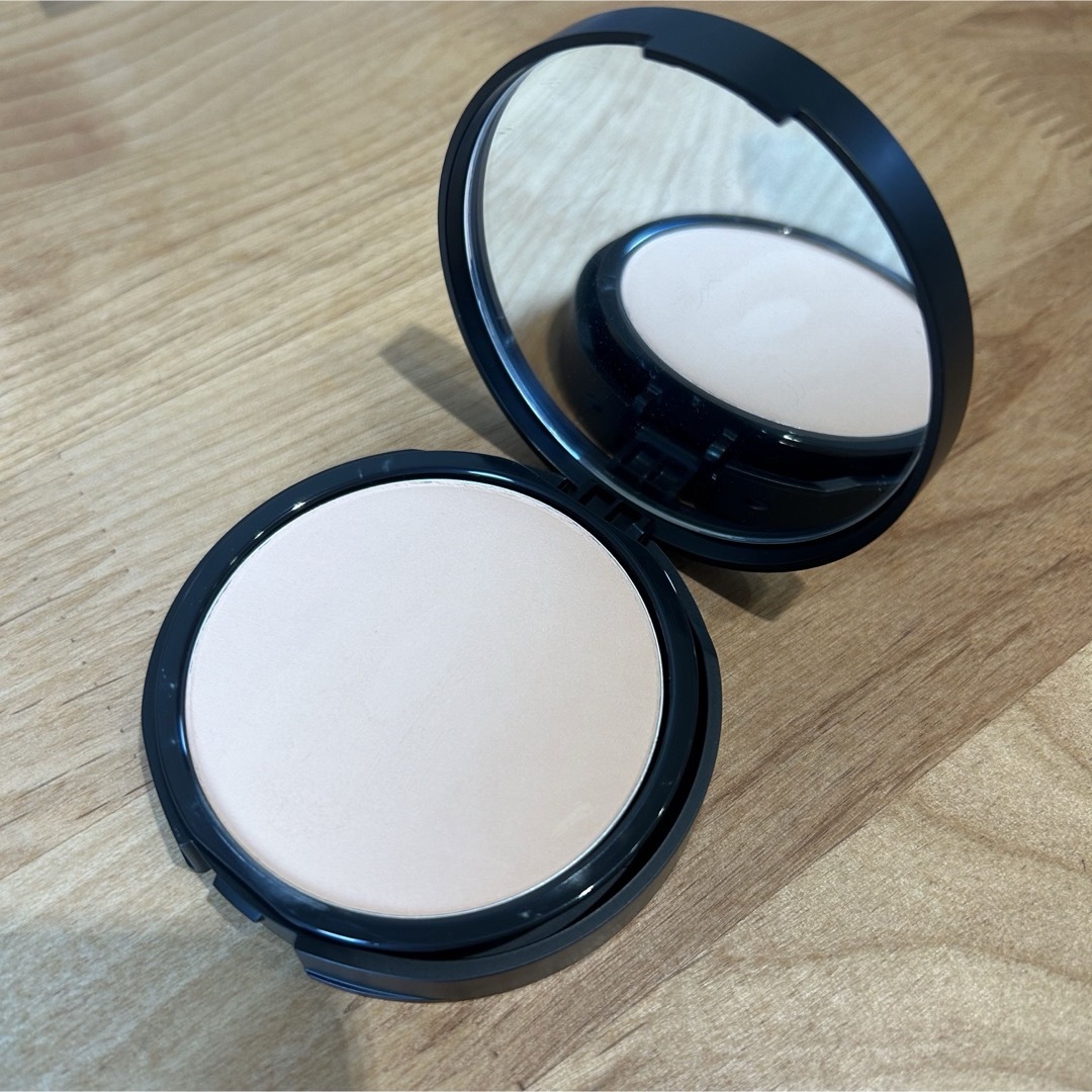 bareMinerals(ベアミネラル)の未使用！ベアミネラル　BAREPRO FAIR15COOL コスメ/美容のベースメイク/化粧品(ファンデーション)の商品写真