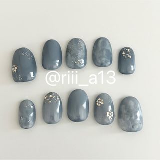 【ネイルチップ】ハンドメイド/ No.5　くすみブルーのニュアンスネイル