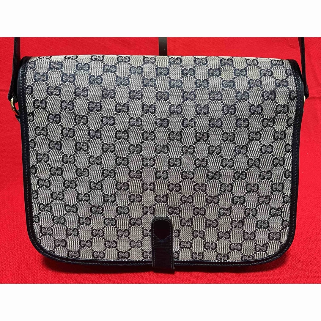 Gucci(グッチ)の美品　GUCCI グッチ　ショルダー　バッグ　大容量　GG 金具　ネイビー レディースのバッグ(ショルダーバッグ)の商品写真