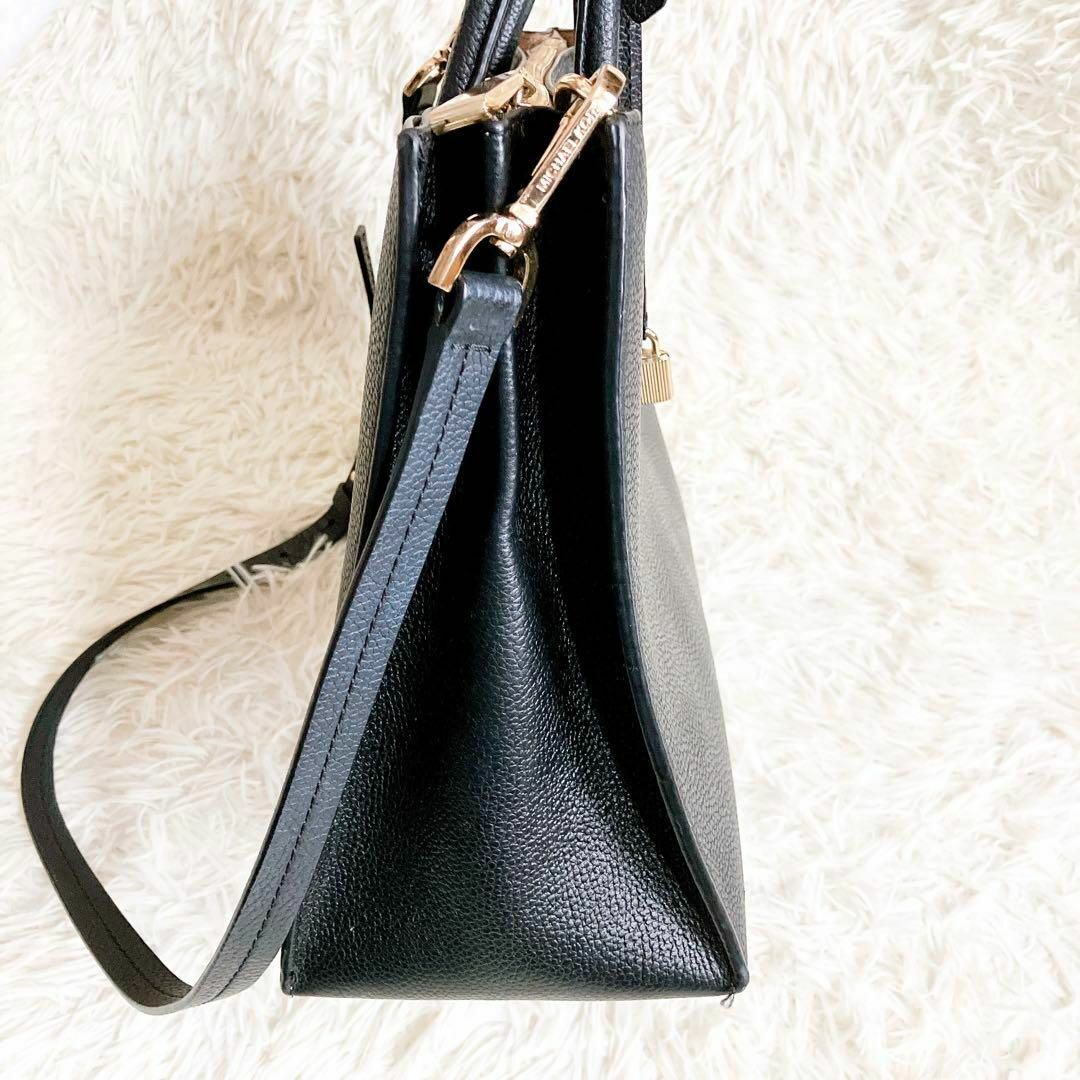 Michael Kors(マイケルコース)の【美品】マイケルコース　レザートートバッグ　2way  A4OK  南京錠付き レディースのバッグ(トートバッグ)の商品写真