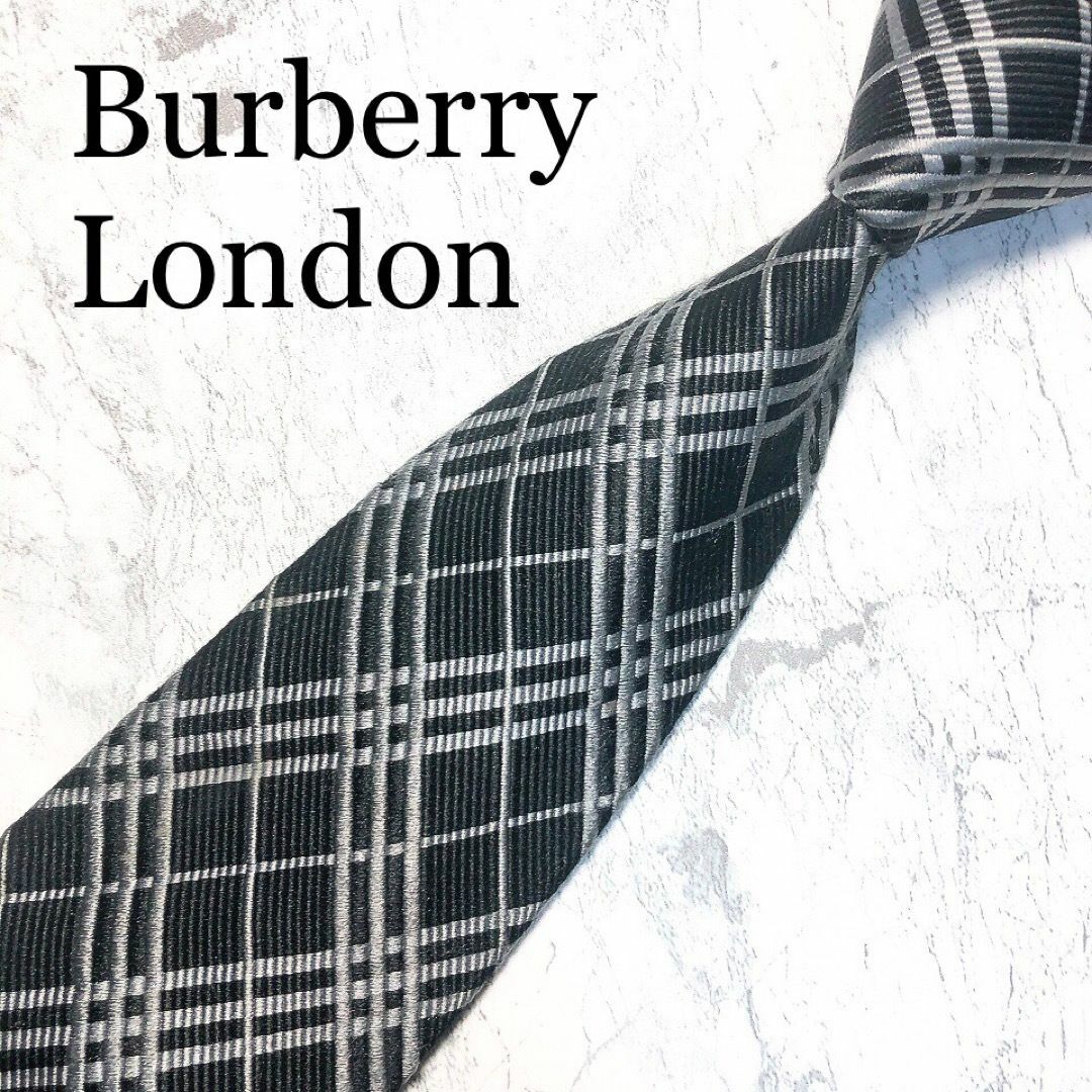 BURBERRY(バーバリー)のBUBERRY LONDON ネクタイ　エンボスチェック　ブラック メンズのファッション小物(ネクタイ)の商品写真