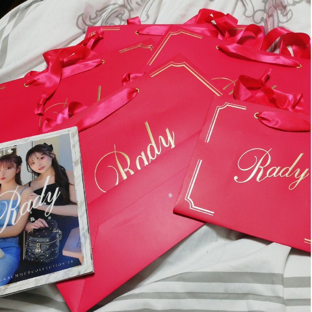 Rady(レディー)のRady ショッパー 5枚 セット 最新版カタログ オマケ ❣️ レディースのバッグ(ショップ袋)の商品写真