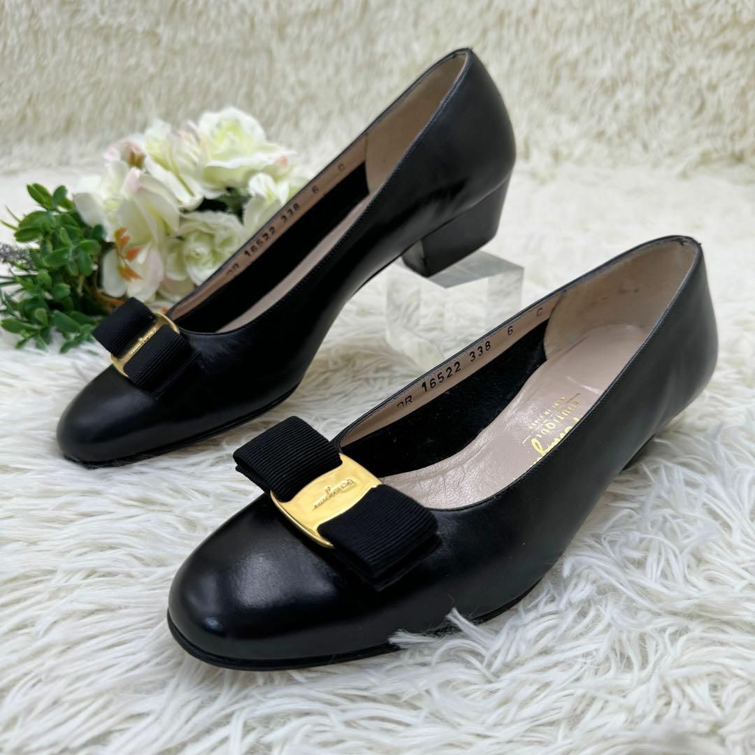 通販でクリスマス 黒 レザー 23.5㎝ パンプス 美品 フェラガモ ヴァラ 通販でクリスマス 黒 レザー 23.5㎝ パンプス 美品 フェラガモ ヴァラ