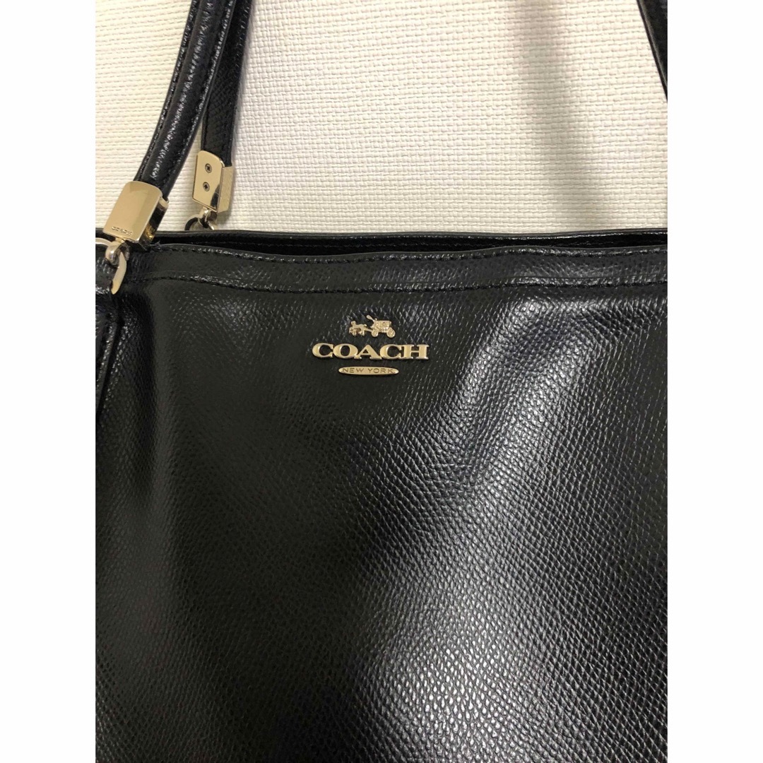 COACH(コーチ)のコーチ　バック　黒色 レディースのバッグ(ハンドバッグ)の商品写真