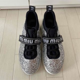 ミュウミュウ(miumiu)のmiumiu ♡ グリッタースニーカー　ミュウミュウ(スニーカー)