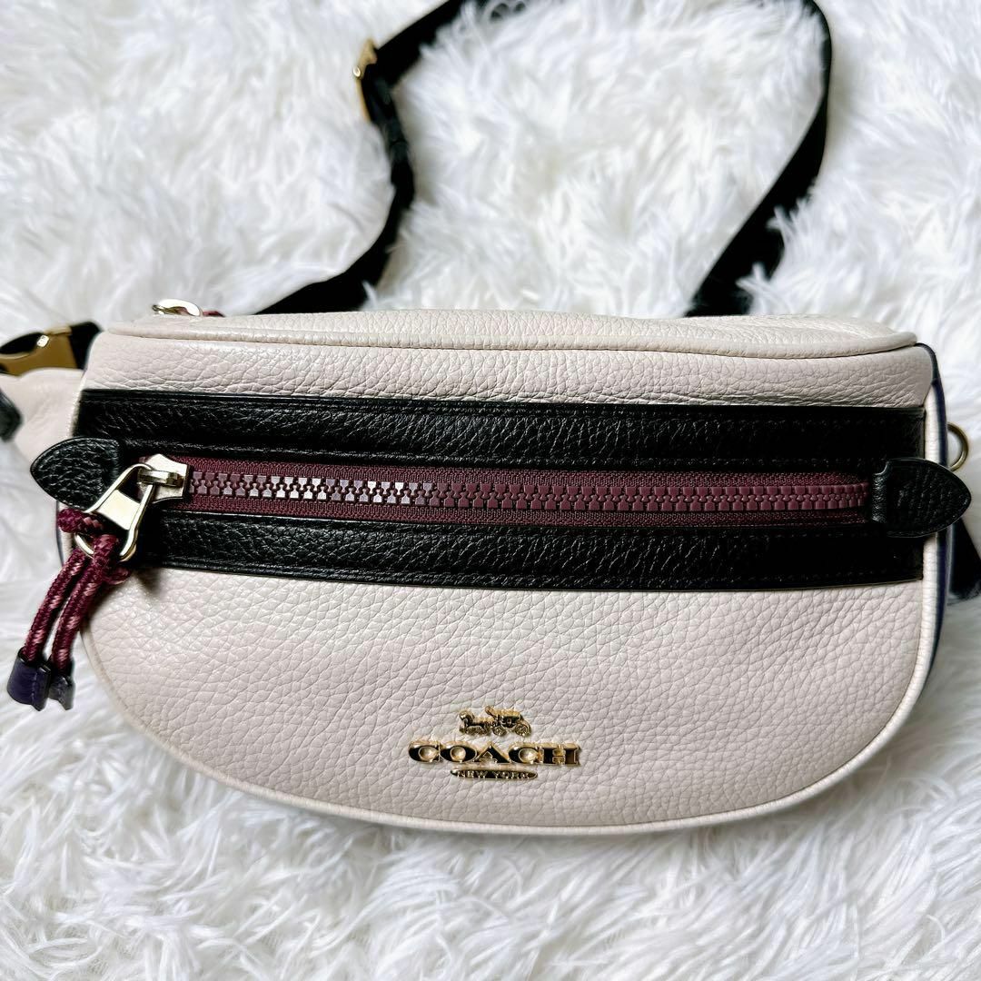 COACH(コーチ)の【美品】コーチ ウエストバッグ ボディバッグ 84230 ホワイトバイカラー レディースのバッグ(ボディバッグ/ウエストポーチ)の商品写真