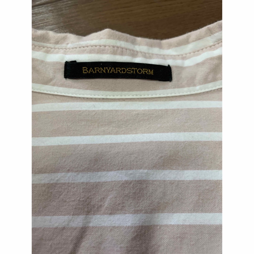 BARNYARDSTORM(バンヤードストーム)のバンヤードストーム　刺繍ストライプシャツ レディースのトップス(シャツ/ブラウス(長袖/七分))の商品写真