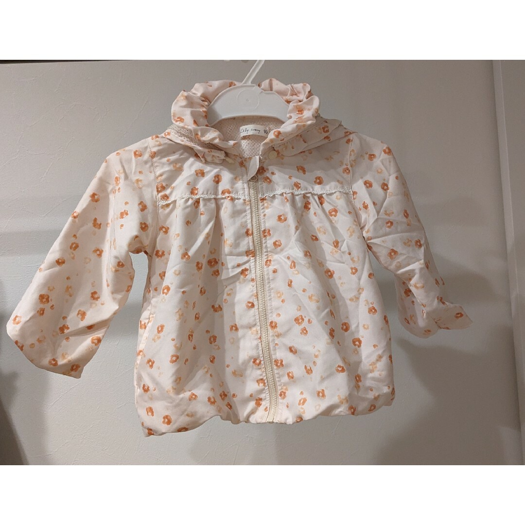 今の時期にぴったり!!【美品】お花柄　アウター　90cm キッズ/ベビー/マタニティのキッズ服女の子用(90cm~)(ジャケット/上着)の商品写真