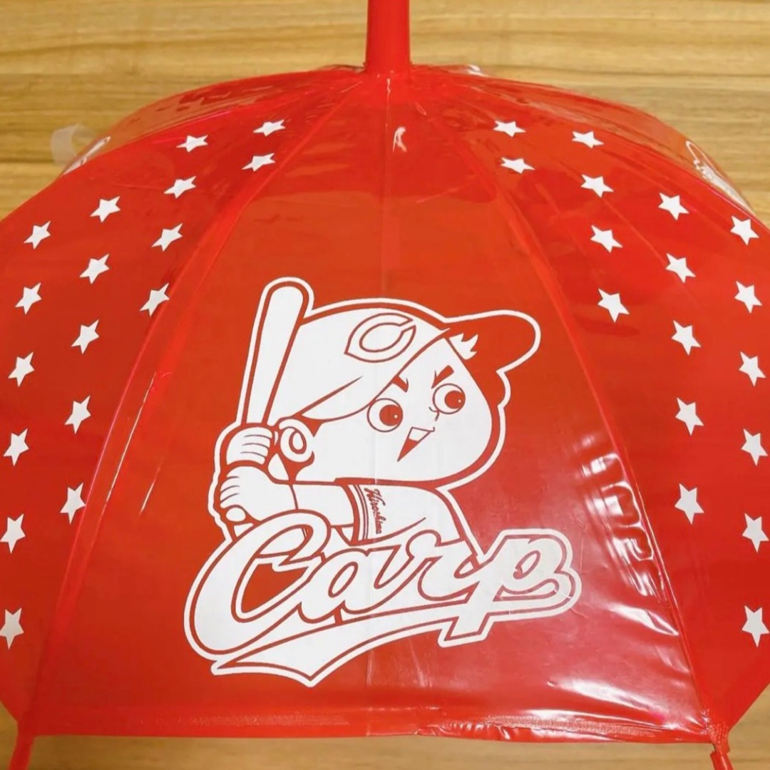 【新品未使用】赤い傘　広島東洋　カープ　CARP　応援グッズ　非売品 スポーツ/アウトドアの野球(応援グッズ)の商品写真