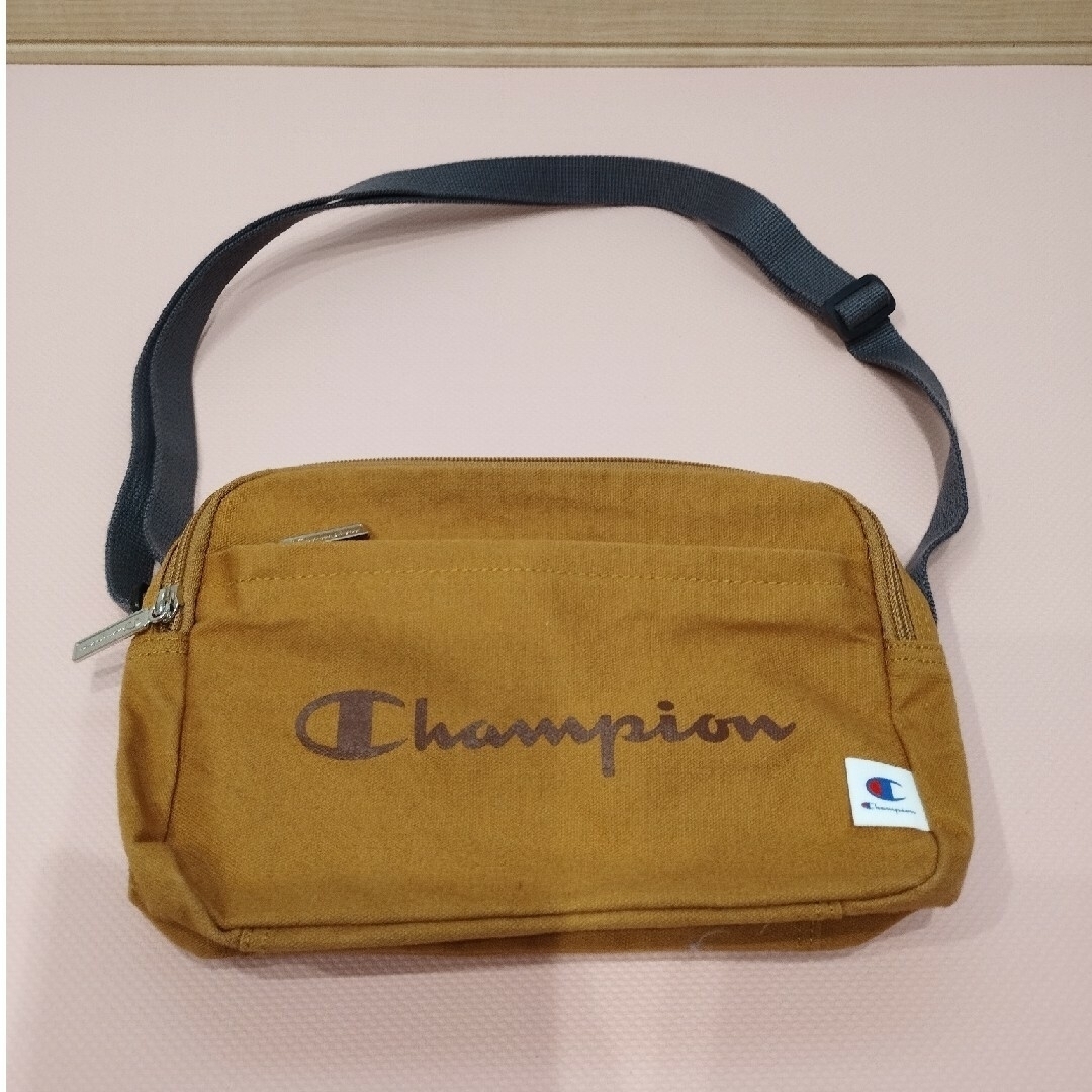 Champion　チャンピオン　ショルダーバッグ レディースのバッグ(ショルダーバッグ)の商品写真