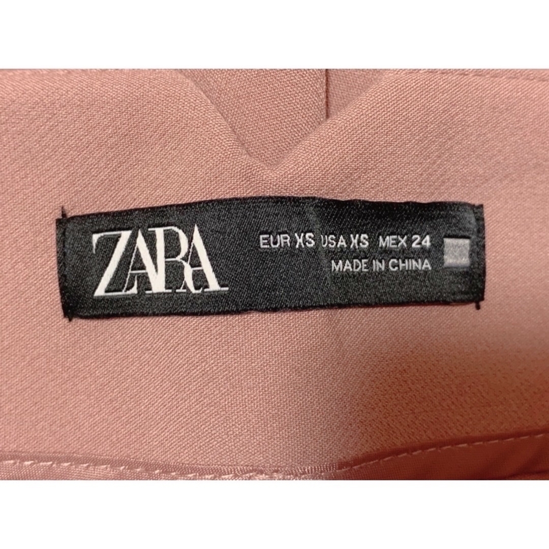 ZARA(ザラ)の美品【ZARA】ハイウエストテーパードパンツ XS レディースのパンツ(その他)の商品写真