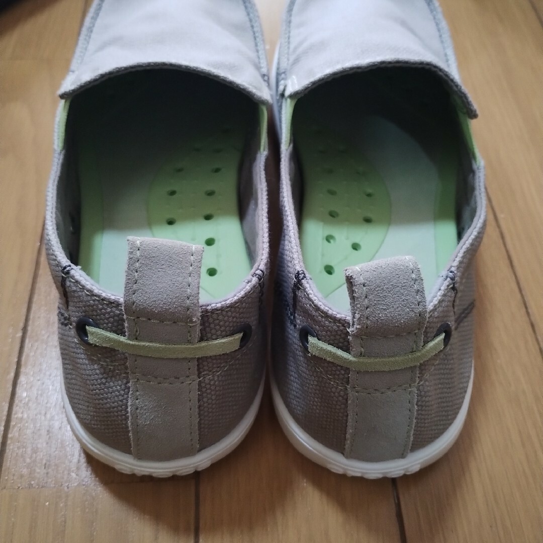 crocs(クロックス)のクロックスwaluローファー　グレー　28cm メンズの靴/シューズ(デッキシューズ)の商品写真