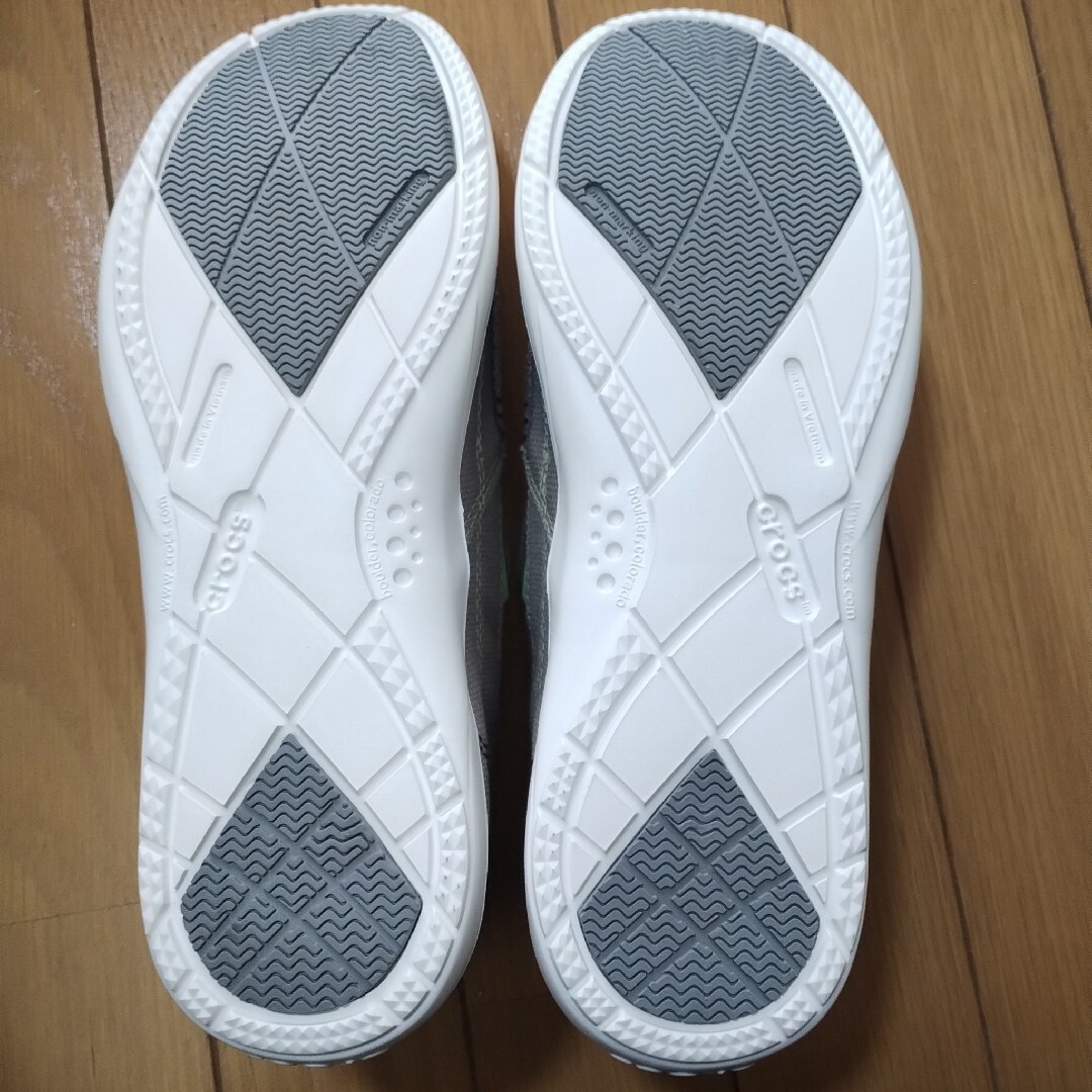 crocs(クロックス)のクロックスwaluローファー　グレー　28cm メンズの靴/シューズ(デッキシューズ)の商品写真