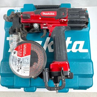 マキタ(Makita)の＊＊MAKITA マキタ 32mm 高圧エアビス打ち機 ケース付 AR320HR レッド(その他)