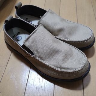 クロックス(crocs)のクロックスwaluローファー　ベージュ　28cm(デッキシューズ)