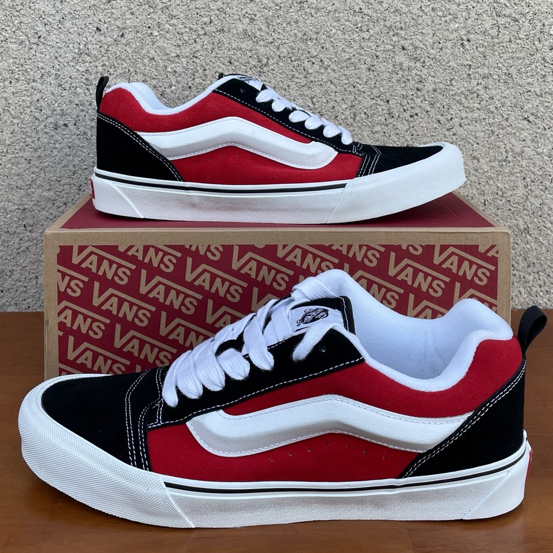 VANS(ヴァンズ)の【極希少】VANS Knu Skool "Red/True White" メンズの靴/シューズ(スニーカー)の商品写真