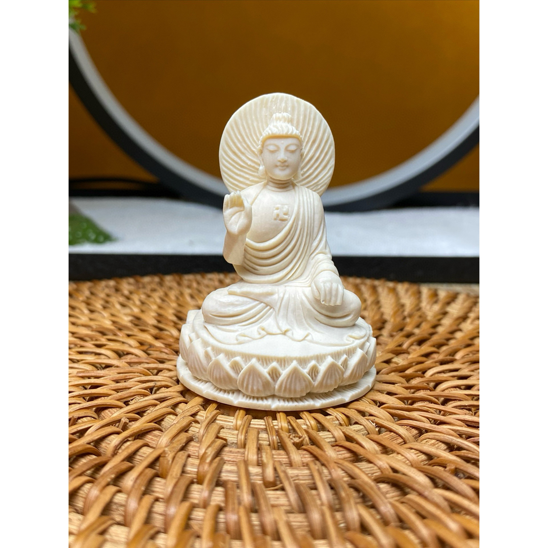 天然マンモス牙美しい手作り彫刻 大日如来 置物 天然マンモス牙美しい手作り彫刻 大日如来 置物