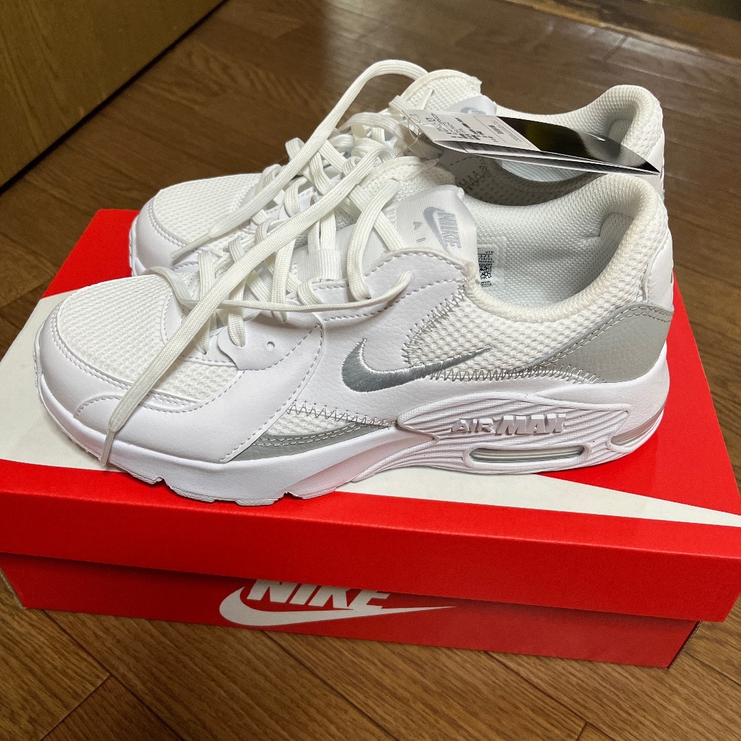 NIKE(ナイキ)のNIKEレディース エアマックスエクシー24cm レディースの靴/シューズ(スニーカー)の商品写真