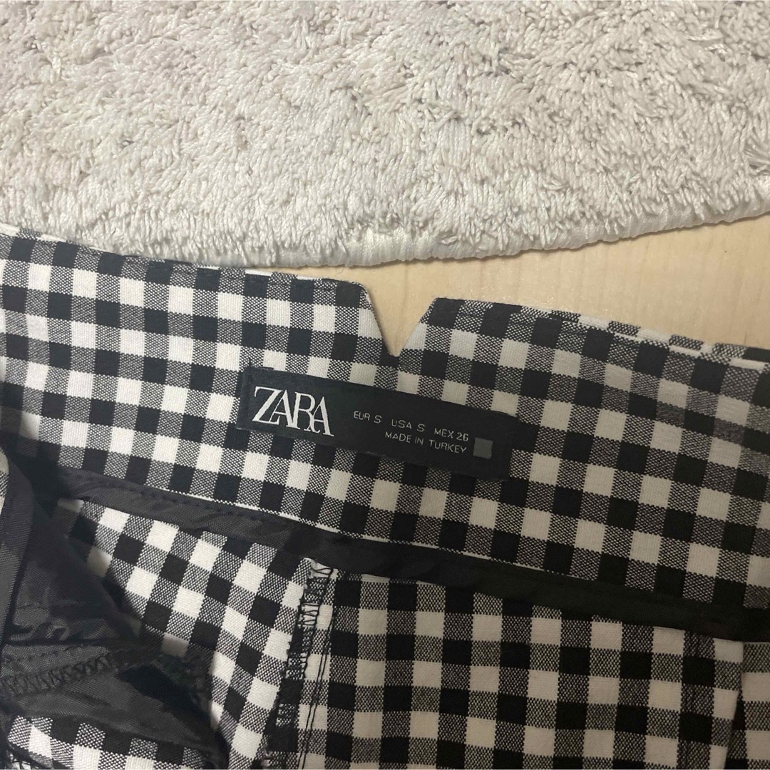 ZARA(ザラ)のZARA パンツ レディースのパンツ(カジュアルパンツ)の商品写真