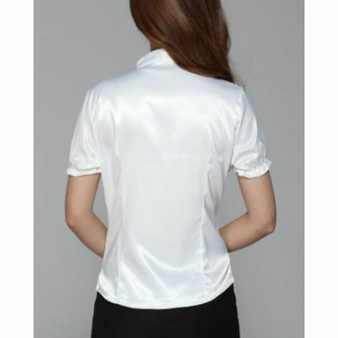 サテン ブラウス クルタシャツ 半袖 胸元 フリル（ホワイト トップス・光沢） レディースのトップス(シャツ/ブラウス(半袖/袖なし))の商品写真