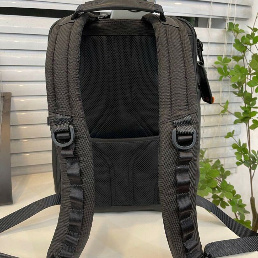 TUMI(トゥミ)のTUMI ALPHA BRAVO「サーチ」バックパック グレーニット メンズのバッグ(バッグパック/リュック)の商品写真