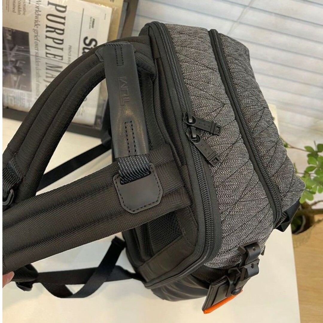 TUMI(トゥミ)のTUMI ALPHA BRAVO「サーチ」バックパック グレーニット メンズのバッグ(バッグパック/リュック)の商品写真