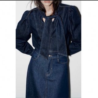 ザラ(ZARA)の❁ 完売品　美品　ZARA ザラ　リボンデニムブラウス　トップスインディゴブルー(シャツ/ブラウス(長袖/七分))