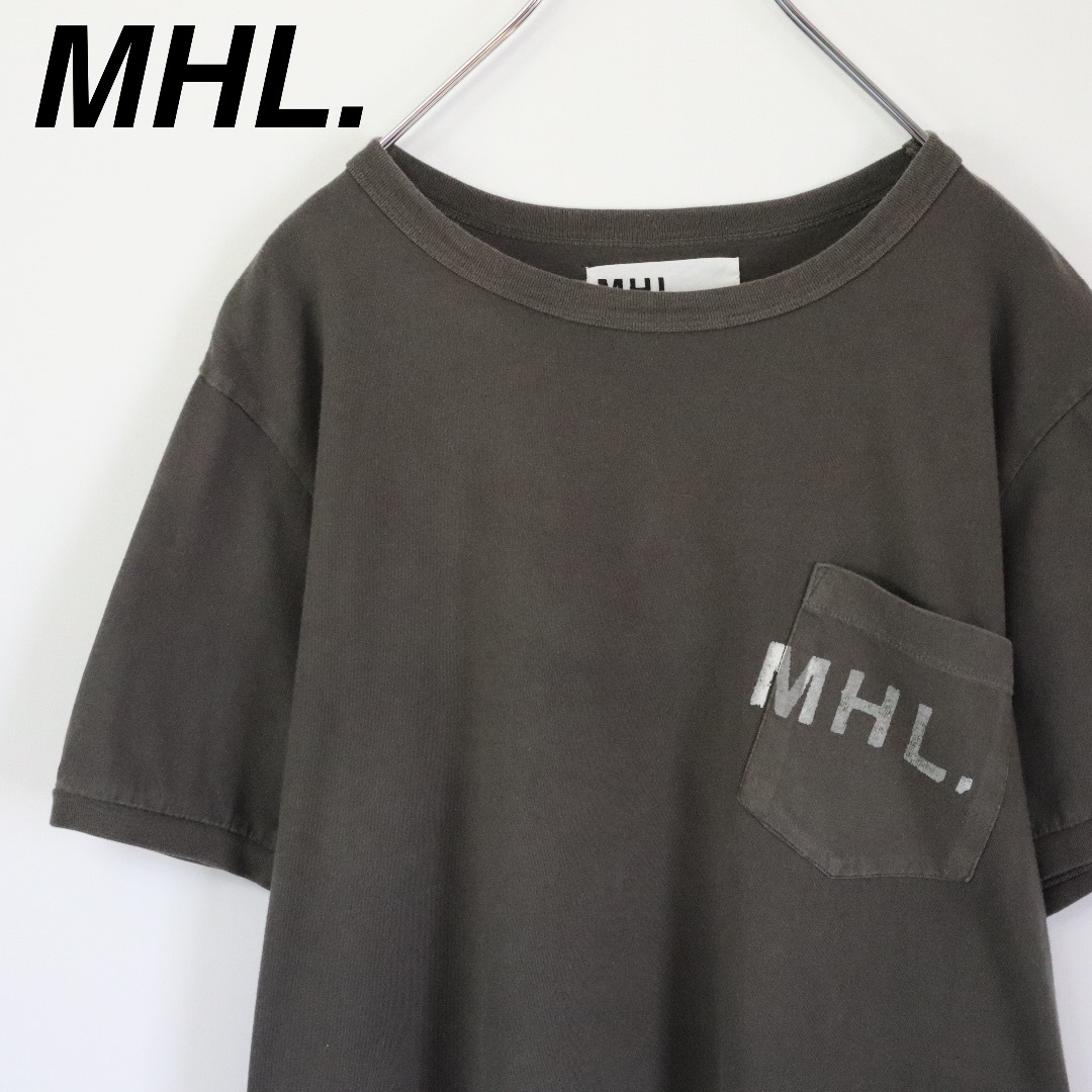 MHL.(エムエイチエル)の【大人気】エムエイチエル／Tシャツ　ポケット　ワンポイント　日本製　オリーブ　緑 メンズのトップス(Tシャツ/カットソー(半袖/袖なし))の商品写真