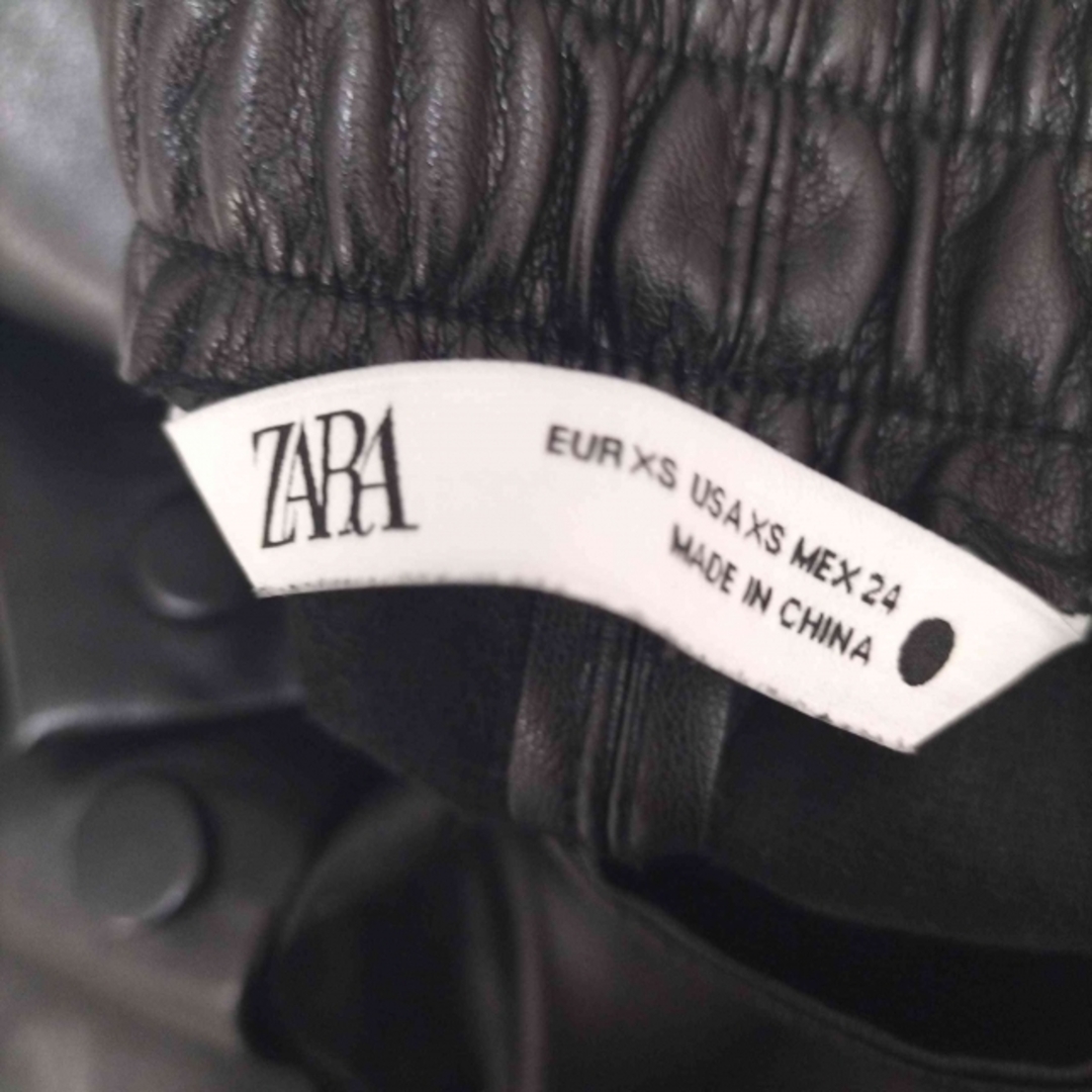 ZARA(ザラ)のZARA(ザラ) フロントボタン フェイクレザー スカート レディース スカート レディースのスカート(その他)の商品写真