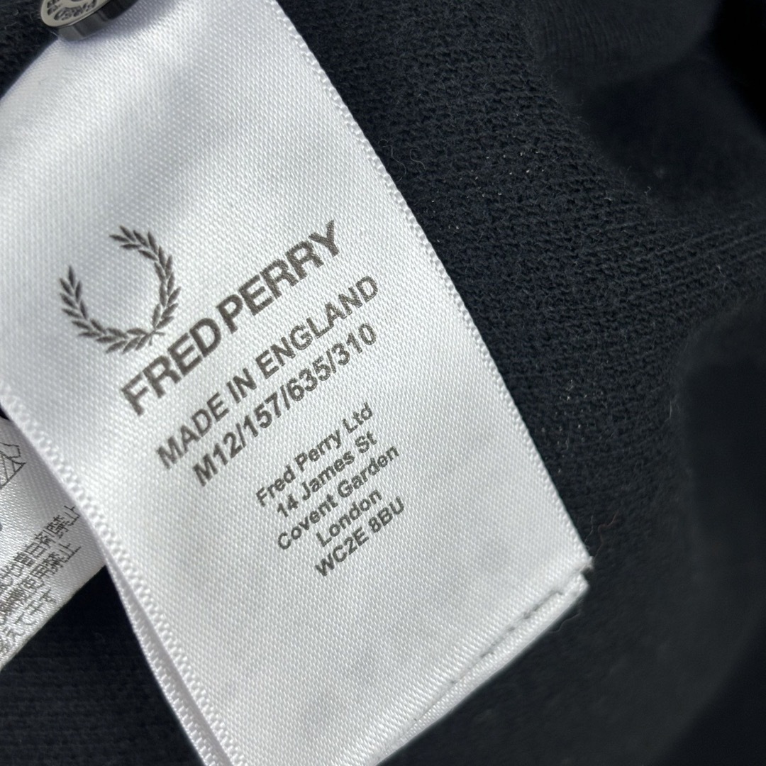 FRED PERRY(フレッドペリー)のフレッドペリー　ポロシャツ　半袖　M12 英国製　ブラック　ゴールド　M 古着 メンズのトップス(ポロシャツ)の商品写真