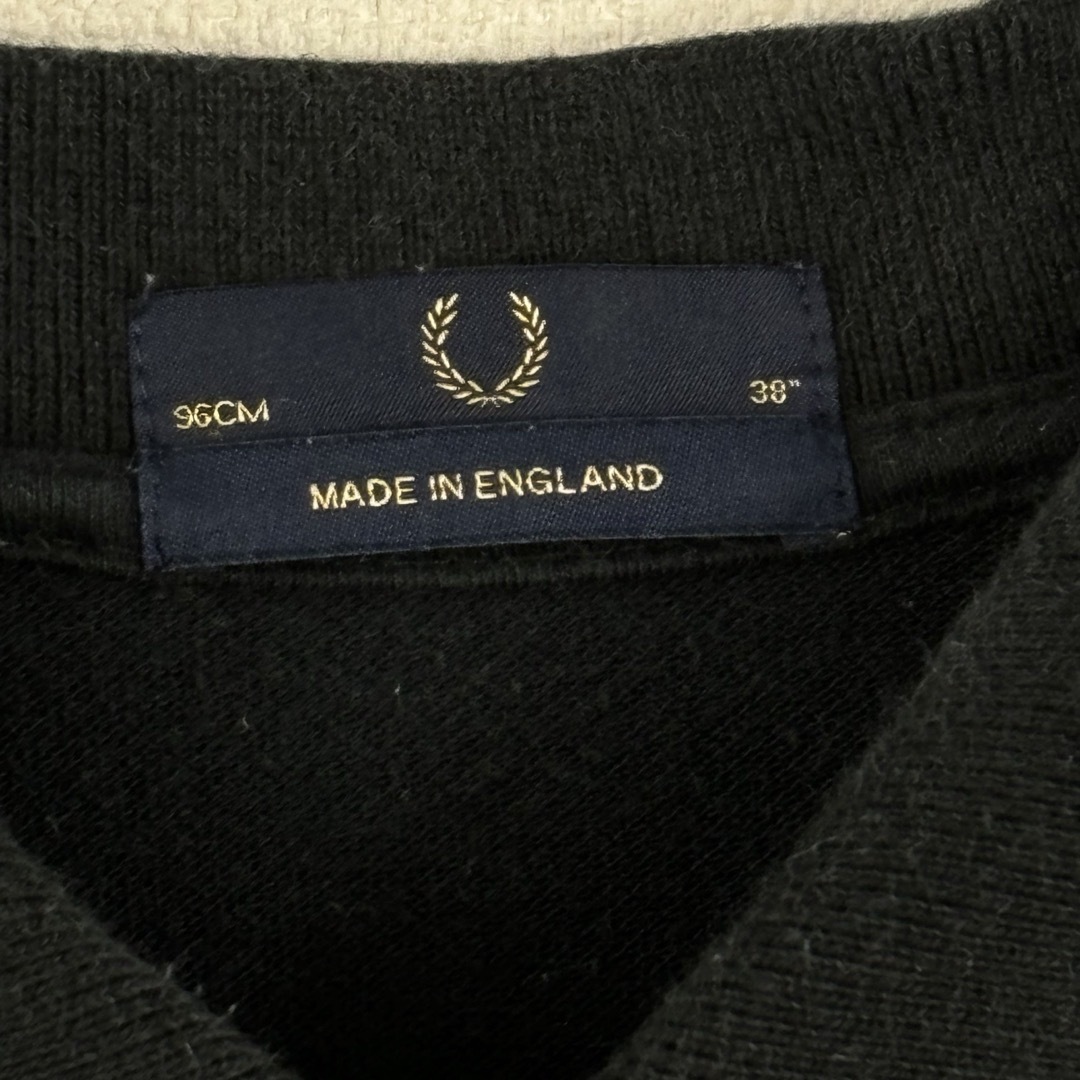 FRED PERRY(フレッドペリー)のフレッドペリー　ポロシャツ　半袖　M12 英国製　ブラック　ゴールド　M 古着 メンズのトップス(ポロシャツ)の商品写真