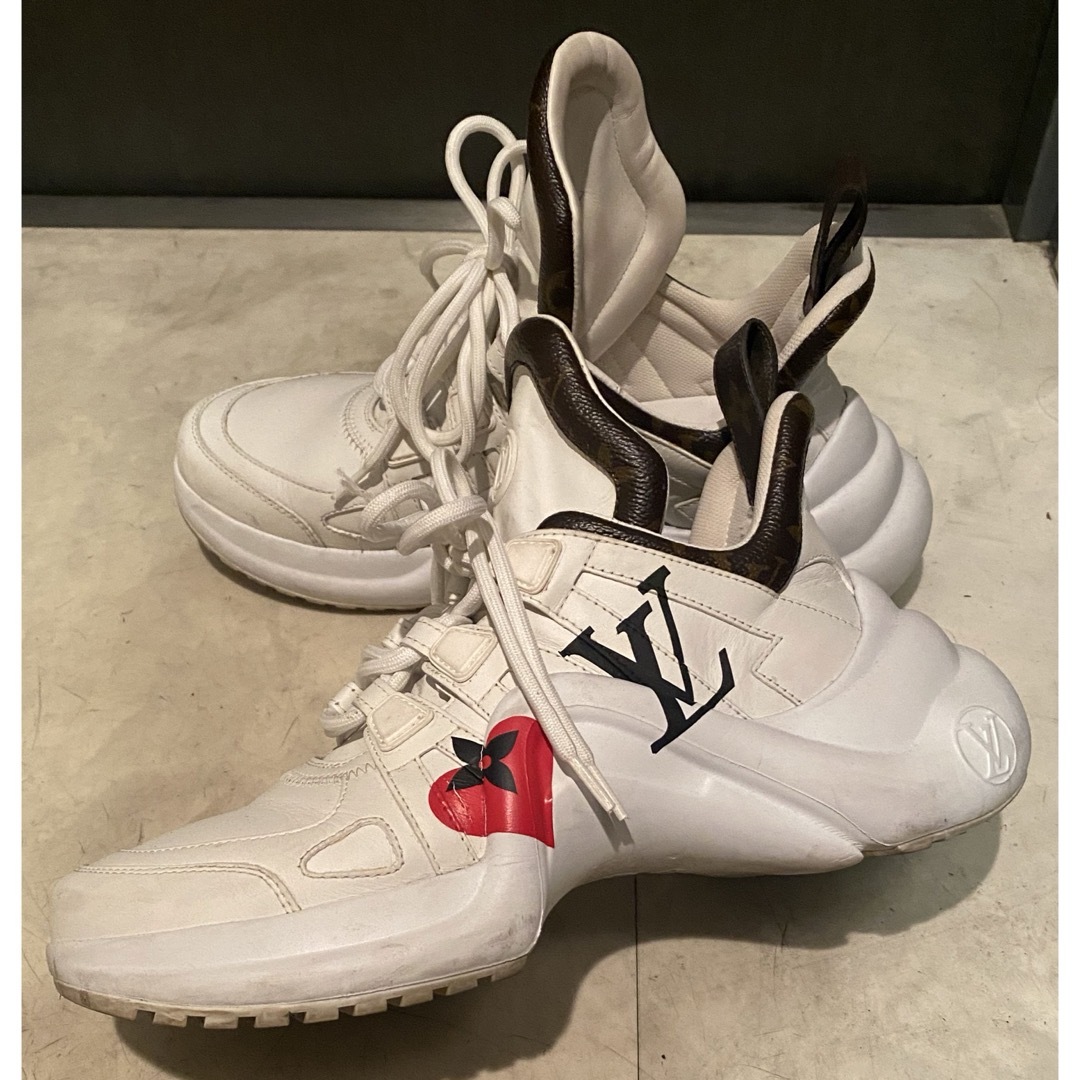 LOUIS VUITTON(ルイヴィトン)のLouis vuitton 本物37 アークライト　ハート　スニーカー　白　厚底 レディースの靴/シューズ(スニーカー)の商品写真