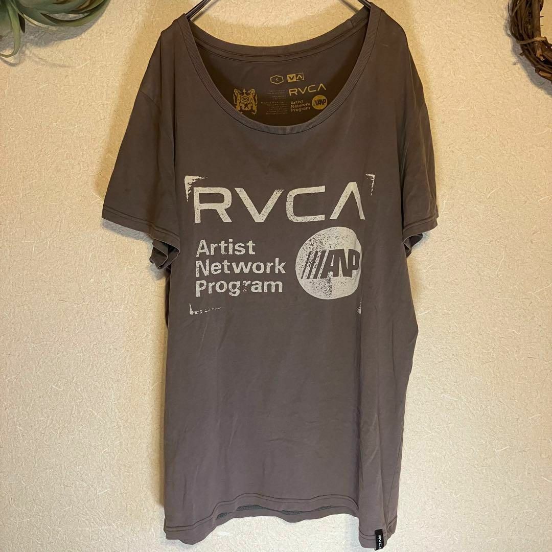 RVCA(ルーカ)のルーカ　RVCA　プリント柄　茶系　ラウンドネックTシャツS　お土産 メンズのトップス(Tシャツ/カットソー(半袖/袖なし))の商品写真