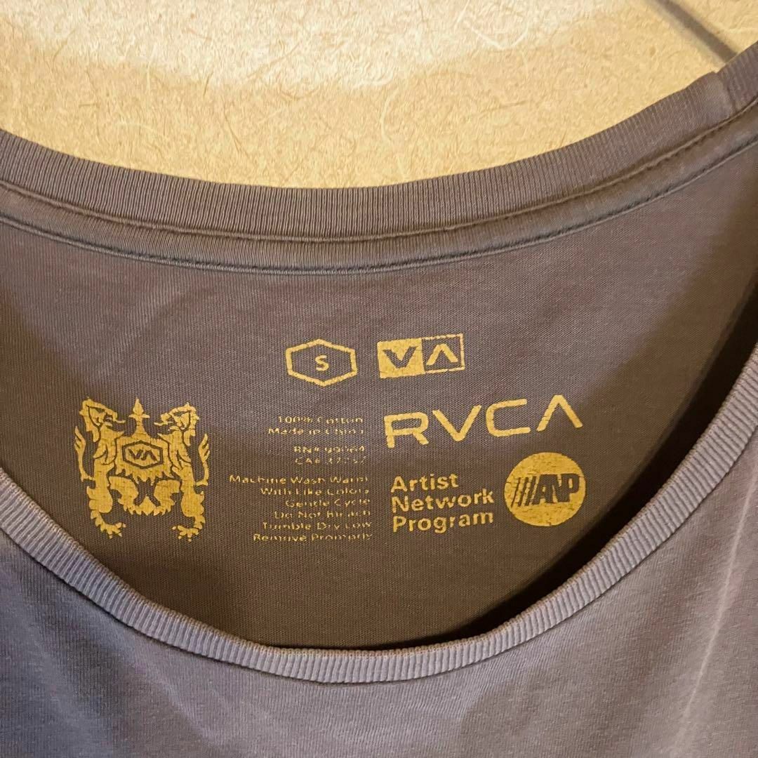 RVCA(ルーカ)のルーカ　RVCA　プリント柄　茶系　ラウンドネックTシャツS　お土産 メンズのトップス(Tシャツ/カットソー(半袖/袖なし))の商品写真