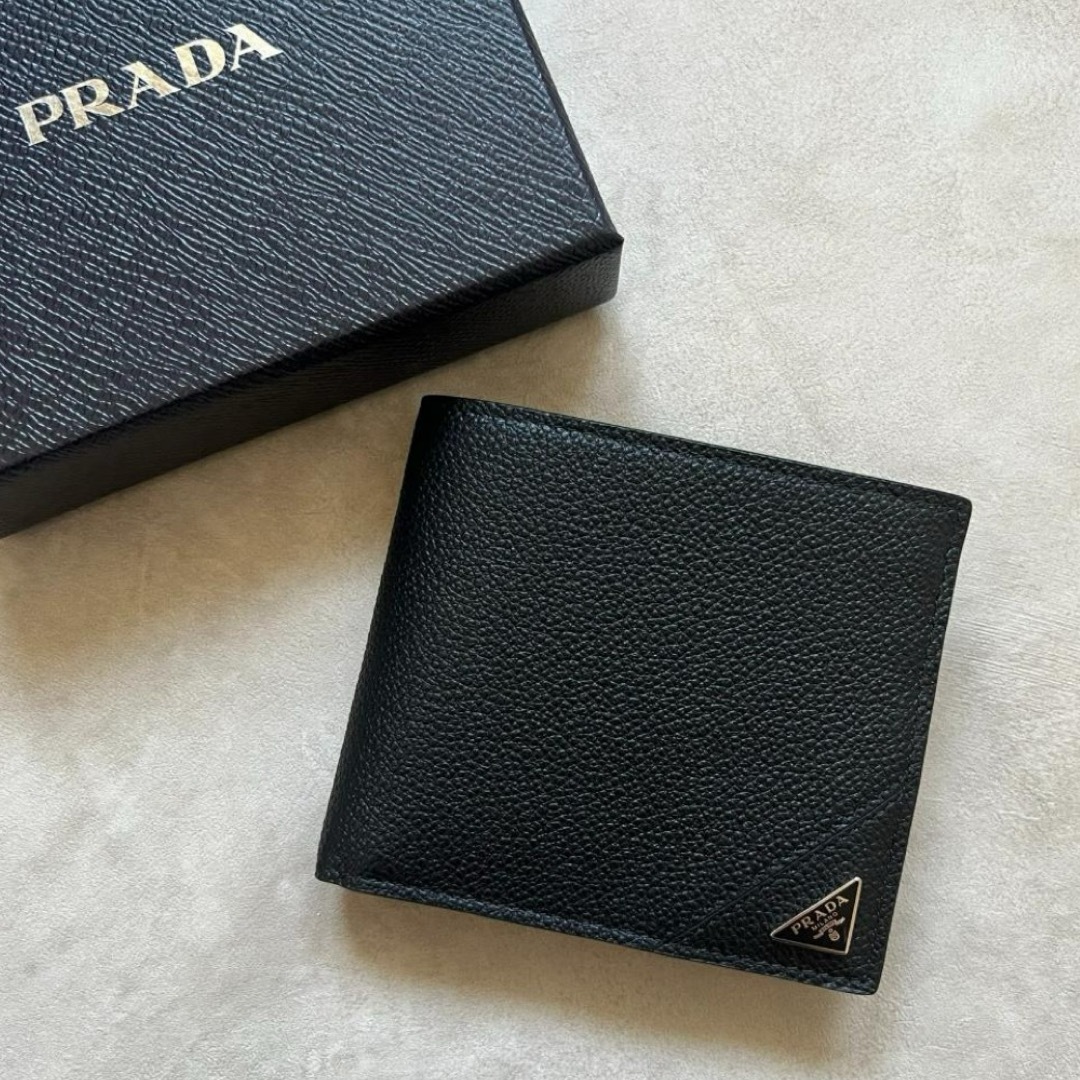 PRADA(プラダ)の【新品未使用箱付き】PRADA プラダ コインケース付き 折り財布 メンズのファッション小物(折り財布)の商品写真