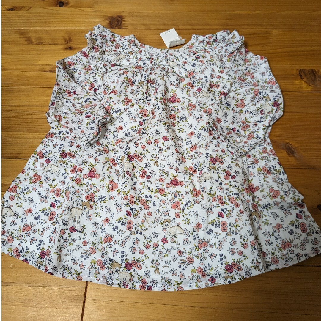 babyGAP(ベビーギャップ)の新品　babygap バンビ柄ワンピース90 キッズ/ベビー/マタニティのキッズ服女の子用(90cm~)(ワンピース)の商品写真