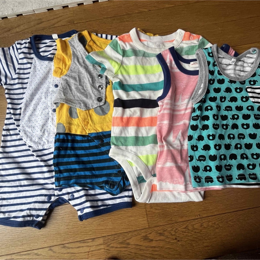 babyGAP(ベビーギャップ)のbaiya80半袖ノースリーブタンクトップロンパース男の子まとめ売り春夏 キッズ/ベビー/マタニティのベビー服(~85cm)(ロンパース)の商品写真