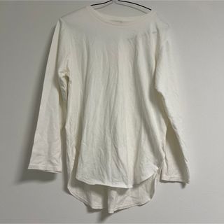 ユニクロ(UNIQLO)のユニクロ　トップス　Tシャツ　長袖　白　ホワイト(Tシャツ(長袖/七分))