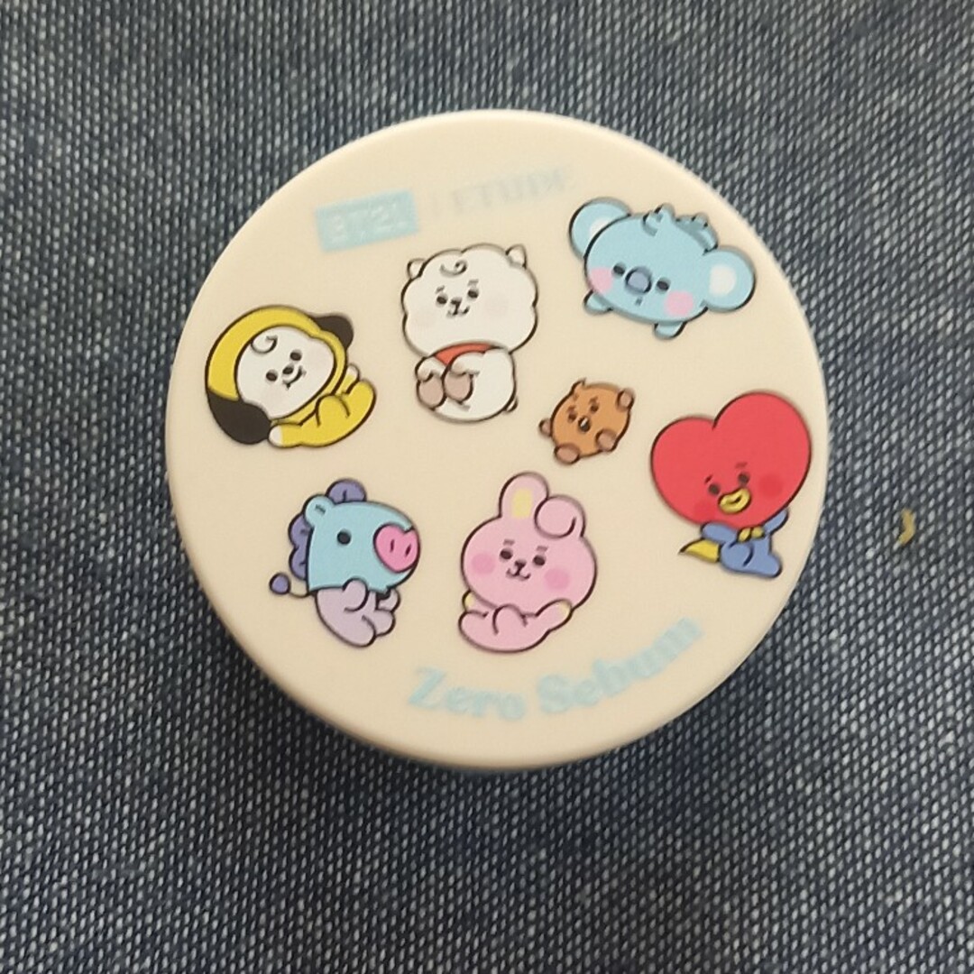 BT21(ビーティーイシビル)のエチュードハウス　Zセバムドライングパウダー　フェイスパウダー　BT21 コスメ/美容のベースメイク/化粧品(フェイスパウダー)の商品写真