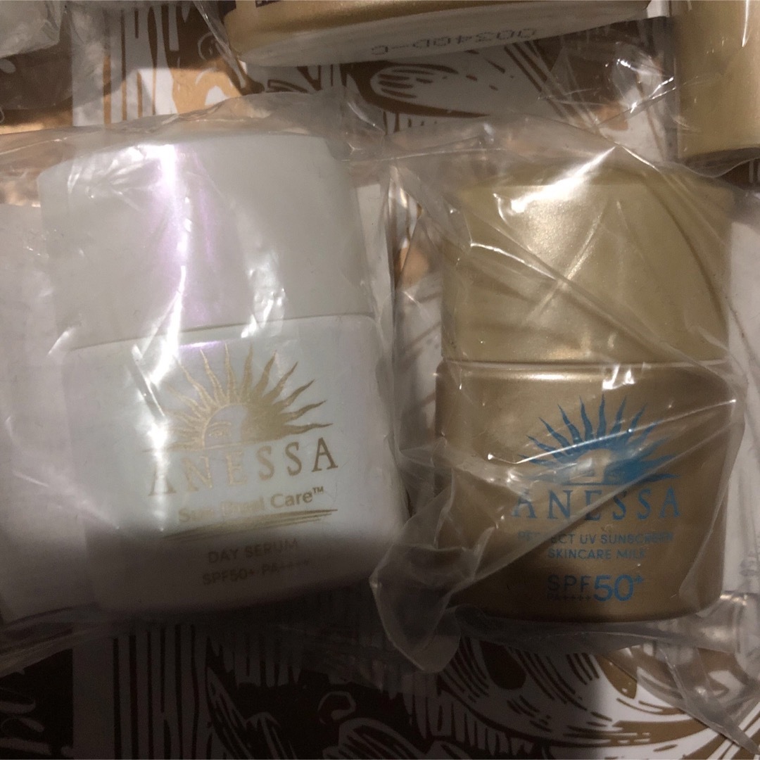 ANESSA(アネッサ)の《未使用》アネッサパーフェクトサンスクリーンミルク　小型サンプル付き コスメ/美容のボディケア(日焼け止め/サンオイル)の商品写真
