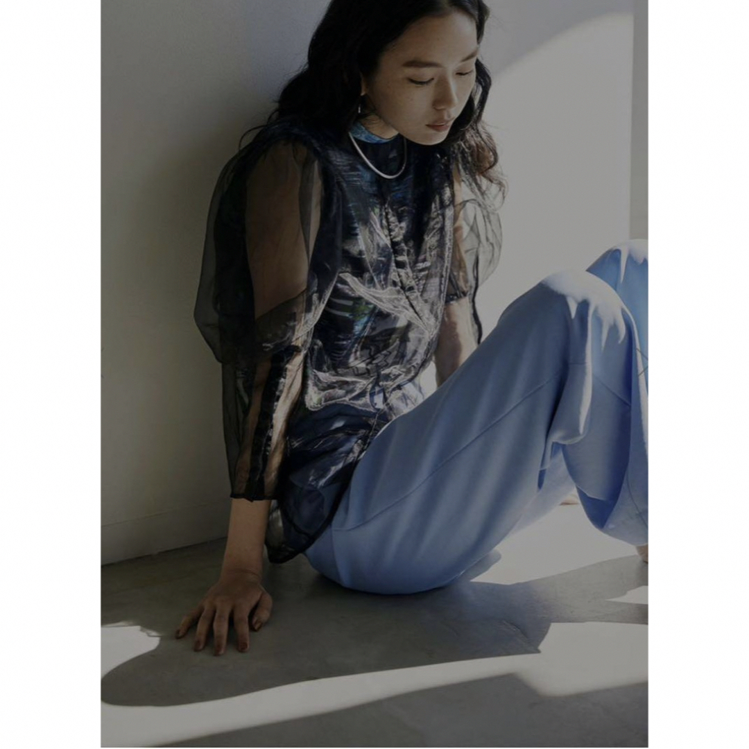 Ameri VINTAGE(アメリヴィンテージ)のAmeri / MEDI PRINT LAYERED SHEER SET TOP レディースのトップス(シャツ/ブラウス(長袖/七分))の商品写真