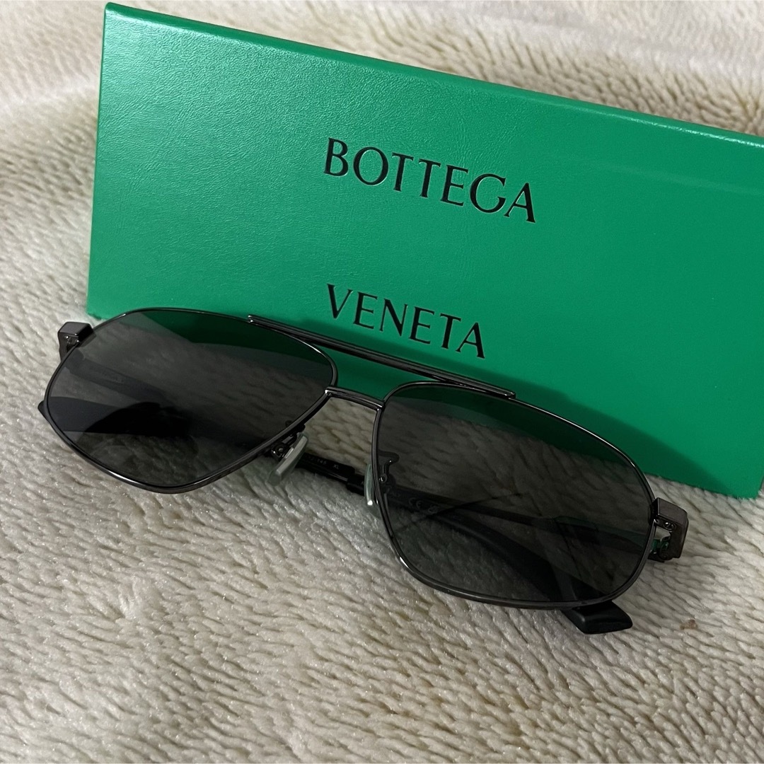 Bottega Veneta(ボッテガヴェネタ)のBOTTEGA VENETA パイロットサングラス メンズのファッション小物(サングラス/メガネ)の商品写真