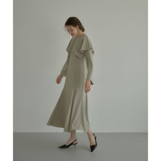 one tone cape dress アンドレスド(その他)