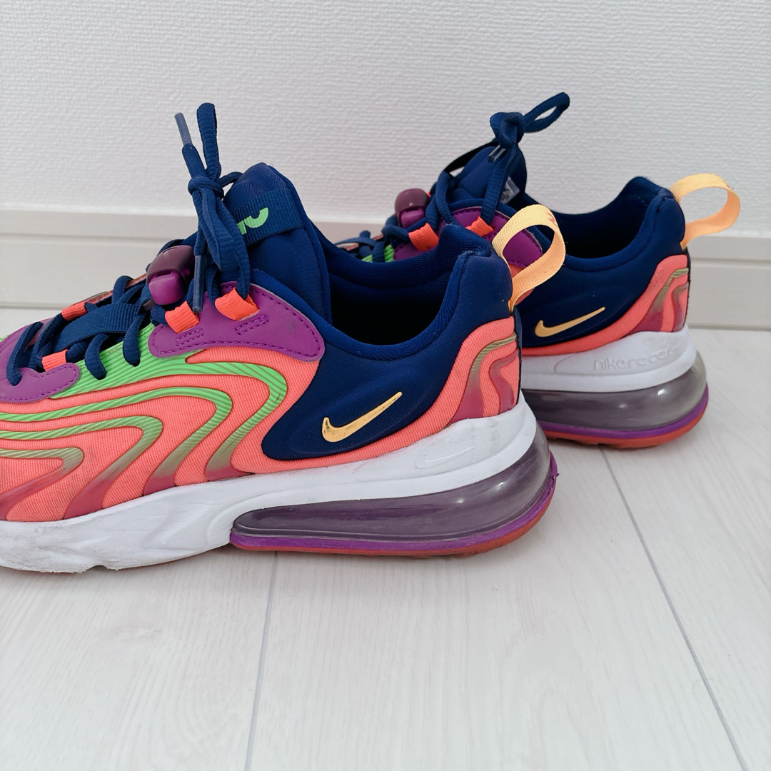 NIKE(ナイキ)のNIKE AIR MAX 270 REACT メンズの靴/シューズ(スニーカー)の商品写真