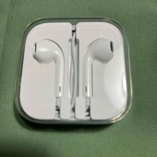 アップル(Apple)のイヤホン　apple純正　(ヘッドフォン/イヤフォン)