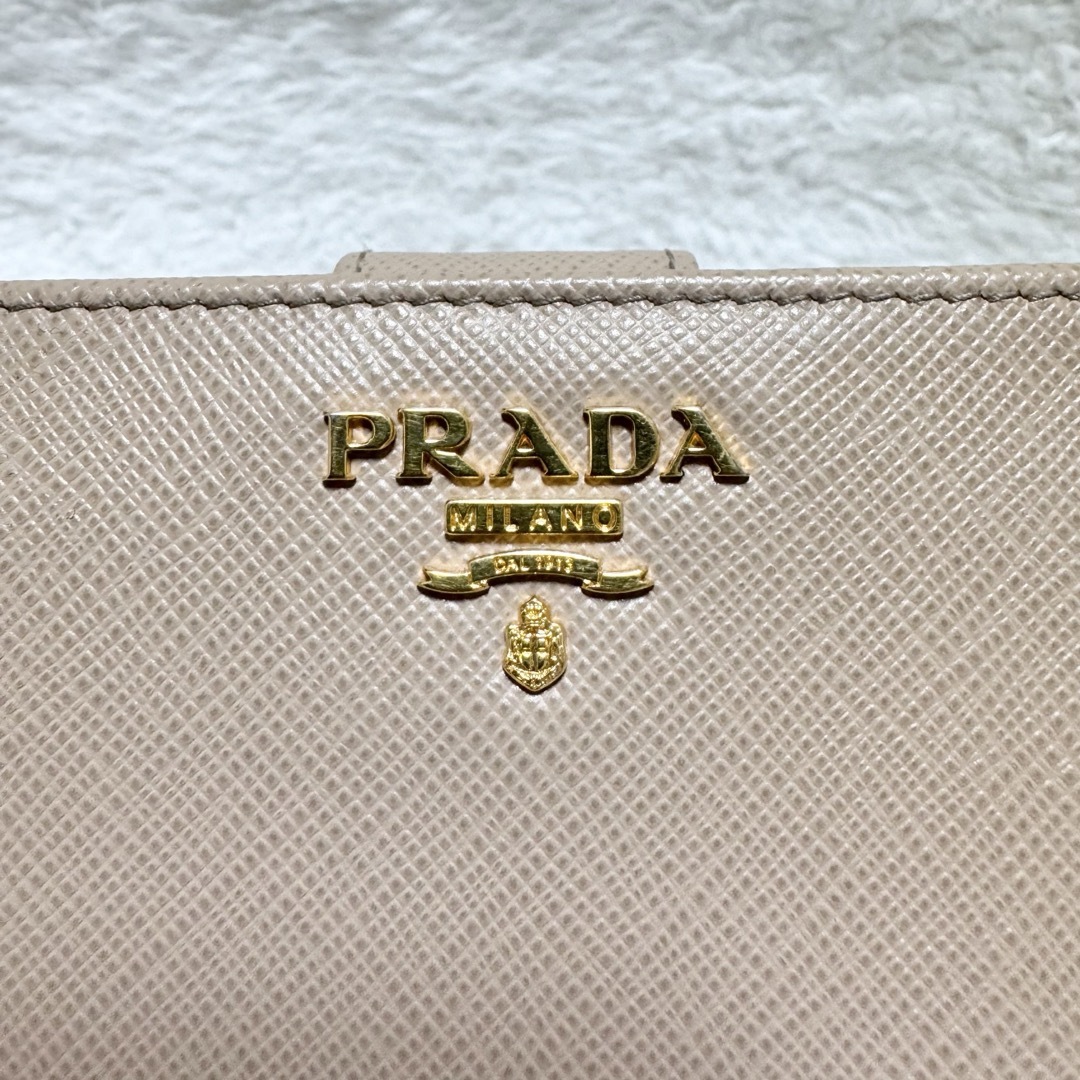 PRADA(プラダ)のまあ様専用プラダ 良品 二つ折り 財布 コンパクト ウォレット サフィアーノ  レディースのファッション小物(財布)の商品写真