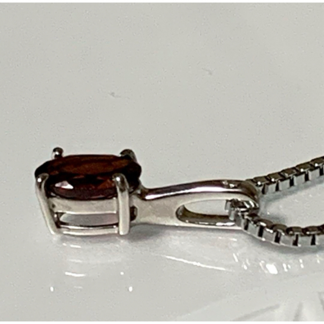 宝石店在庫処分品SV天然ガーネット0.55ct×天然ダイヤモンドペンダントトップ レディースのアクセサリー(ネックレス)の商品写真