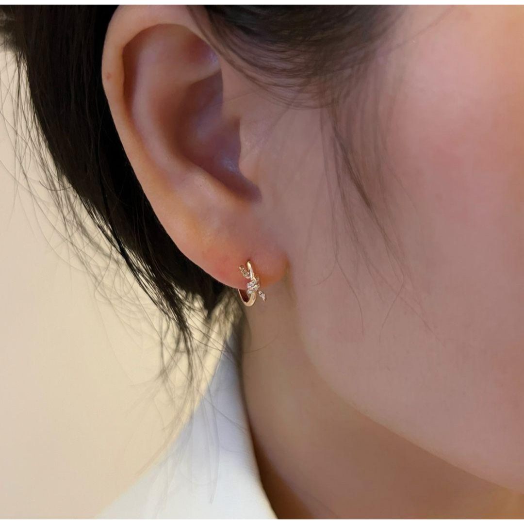 天然ダイヤモンド付きピアスk18 リボンピアス 天然ダイヤモンド付きピアスk18 リボンピアス